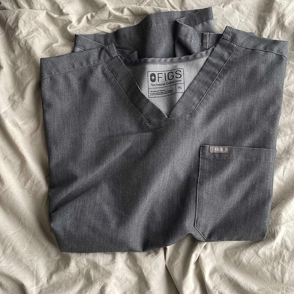 Mens scrub top